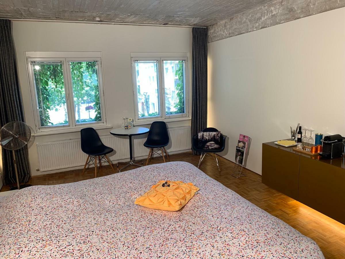 Yellow Submarine Bed & Breakfast Antwerpen